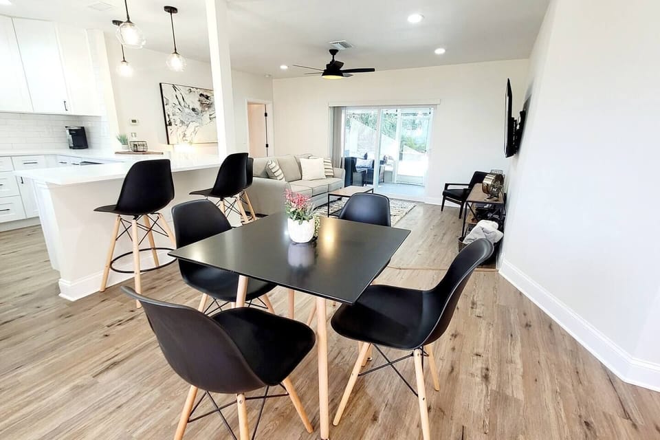 Seating for 10 at the table and bar.