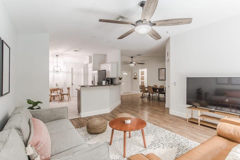 Open floor plan to allow a comfortable space for you and your family/friends.