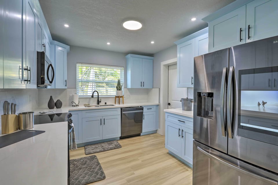 Kitchen | Fully Equipped | Stainless Steel Appliances