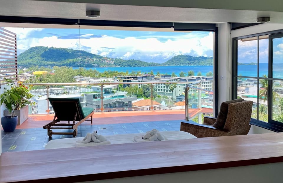 Andaman Hills - panoramic sea view house with maid (9323)
