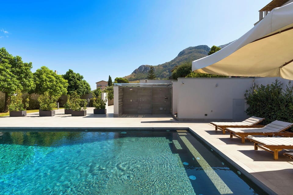 Private pool