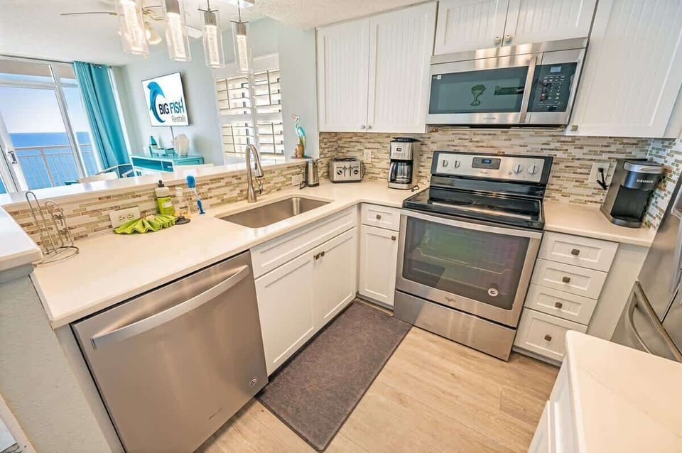 Large Kitchen Area