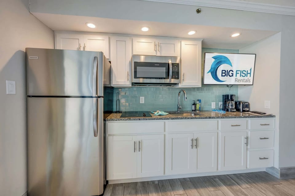  Kitchen + Dining Area
