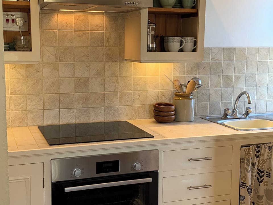 galley kitchen 