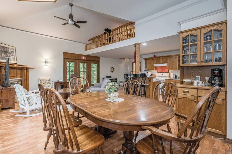 A beautiful dining area for grand family dinners and conversations. 