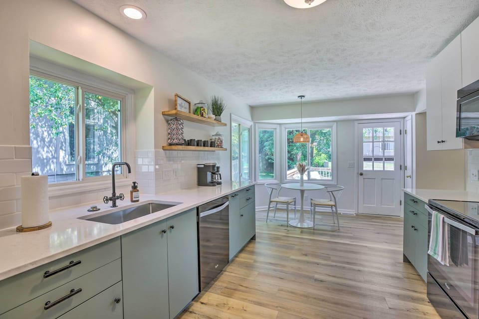 Kitchen | Pots & Pans | Toaster | Blender | Ice Maker | Cooking Utensils