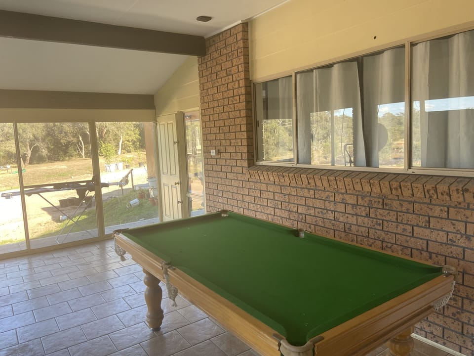 Pool table