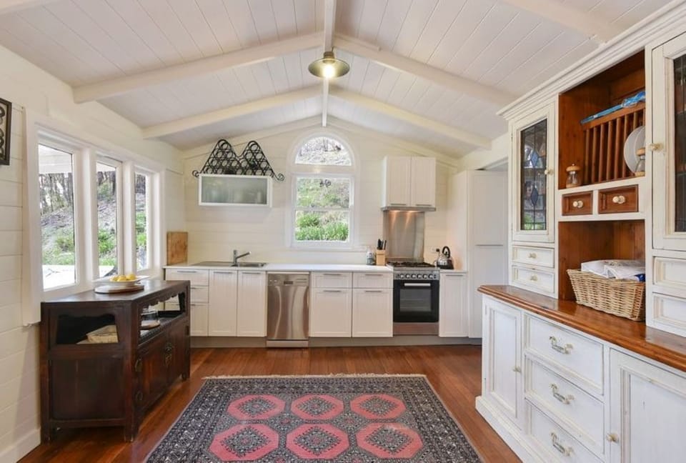 Fully equipped kitchen.