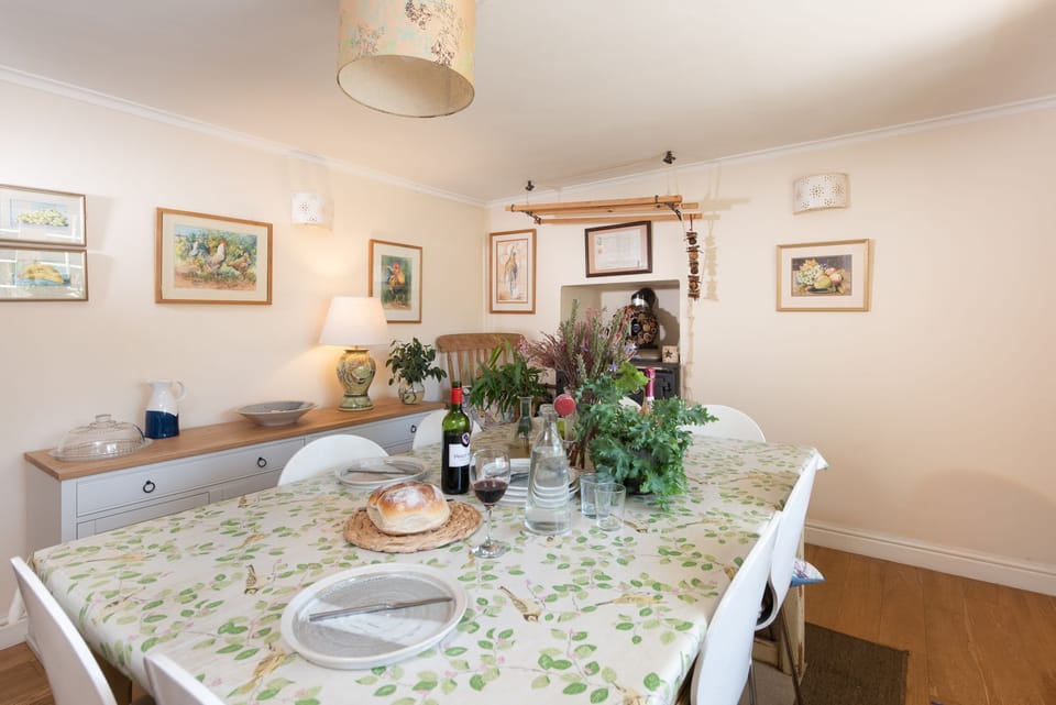 The dining room - Pump Cottage