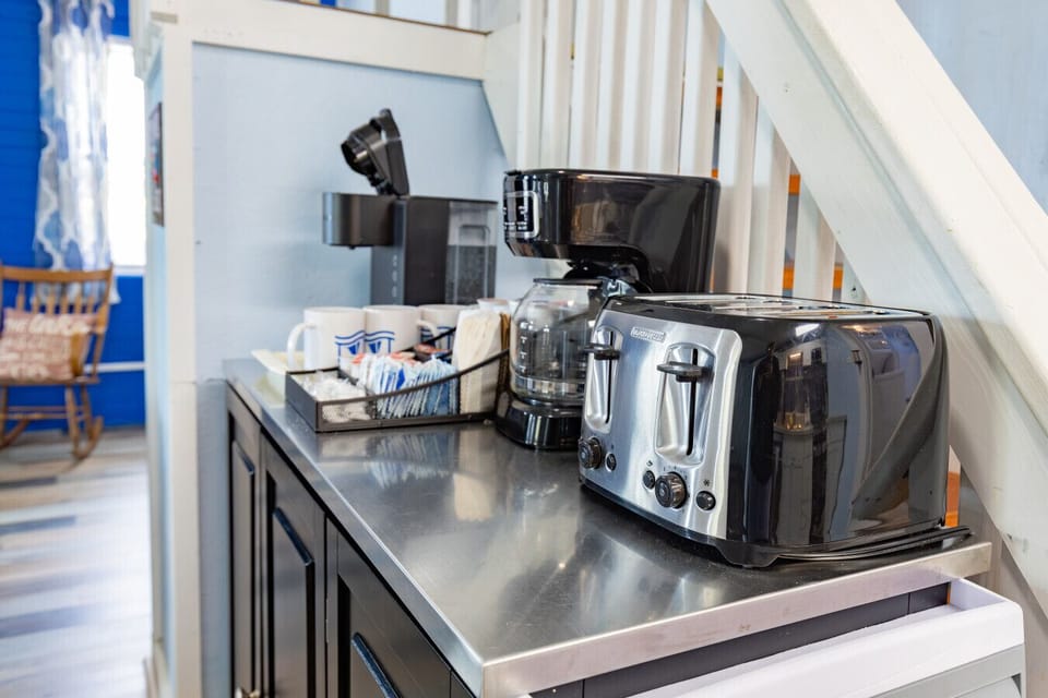 Plenty of kitchen amenities