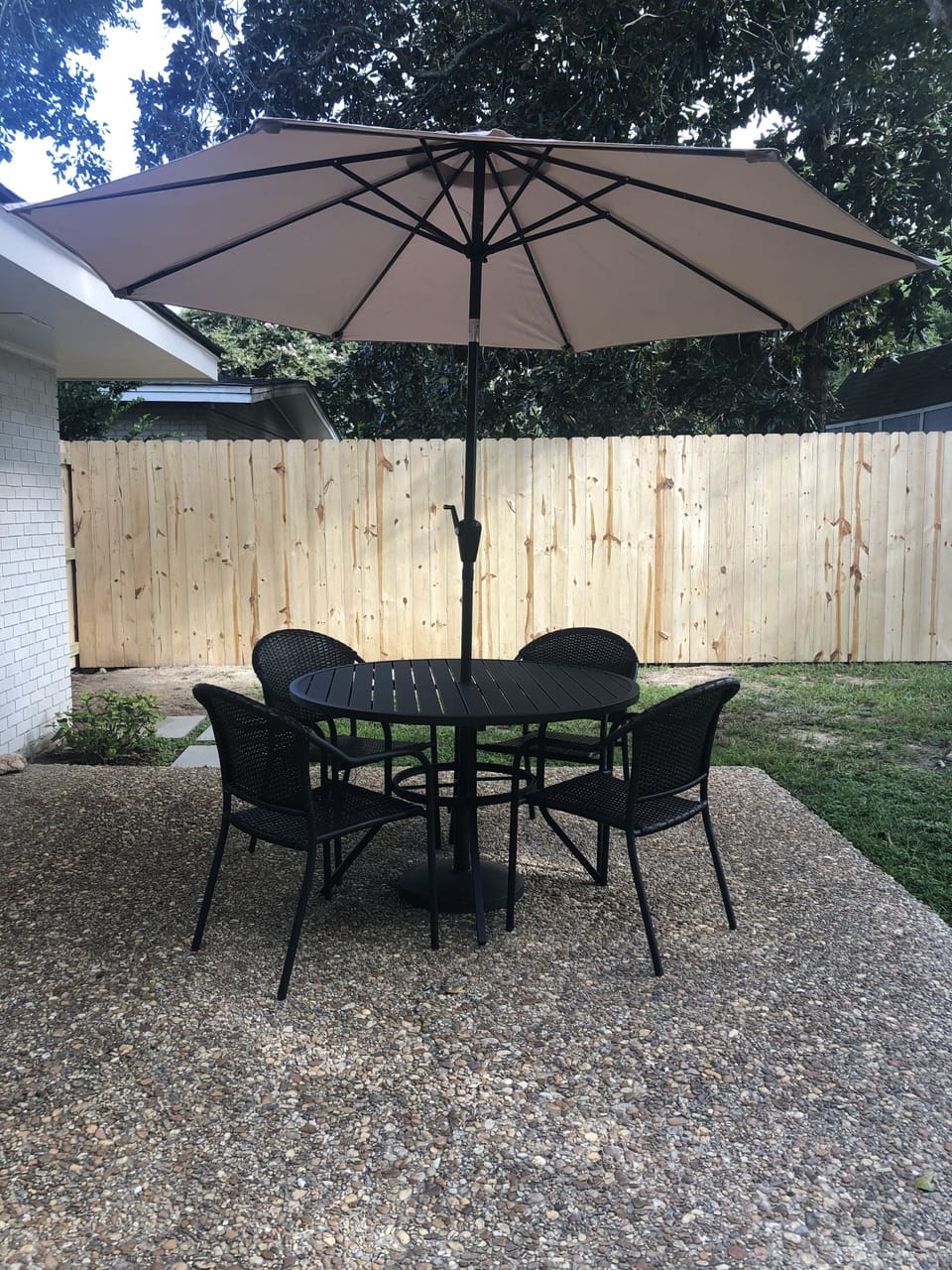 Outdoor dining too!