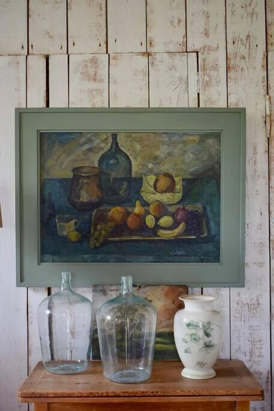 Dining table overlooking the kitchen