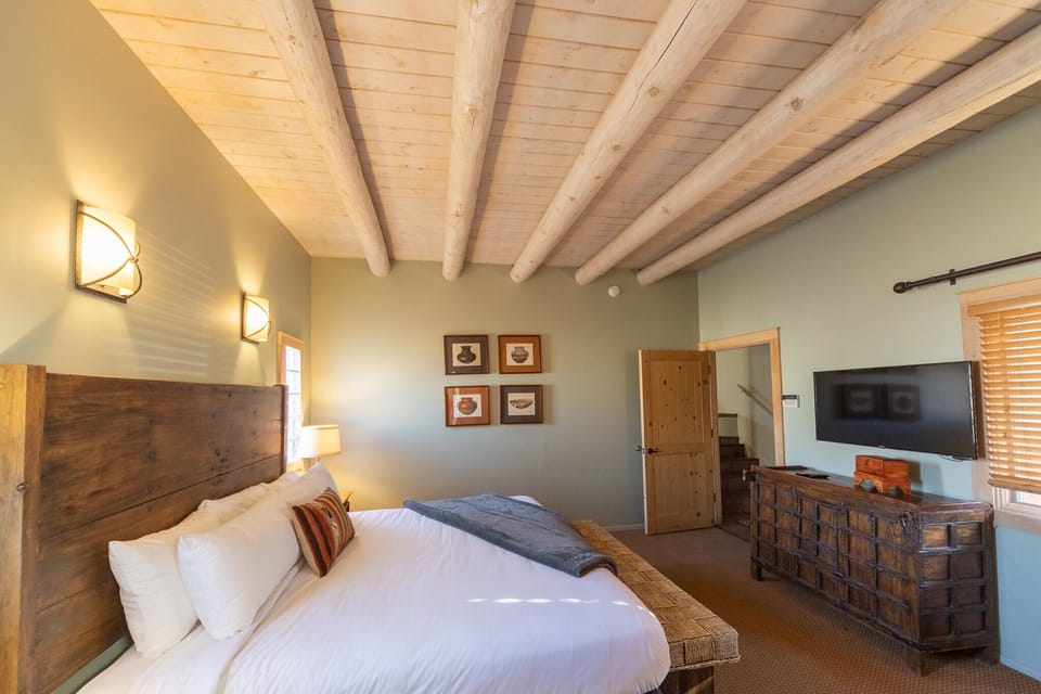 Unit 71 Master Bedroom (2)