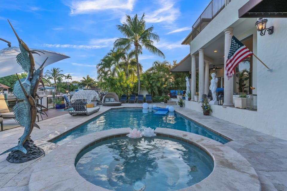 Hotel, Building, Resort, Pool, Water