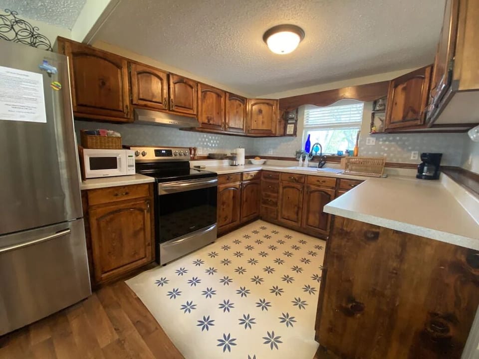 Kitchen prep area