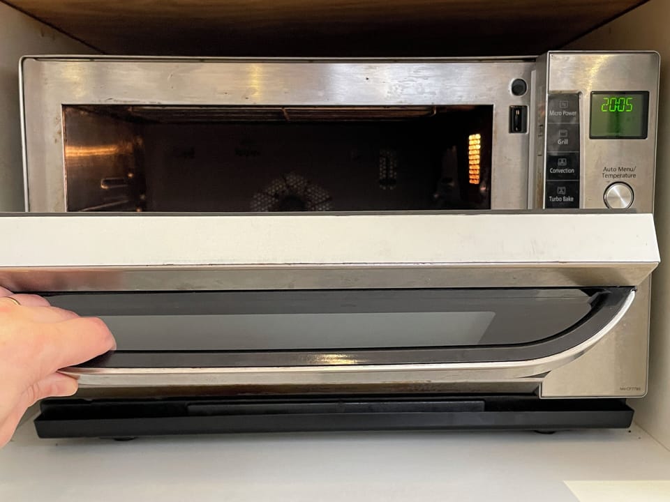 Microwave / combination convection oven