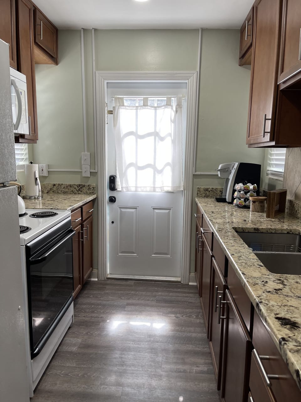 Full kitchen equipped with the essentials and a little more!