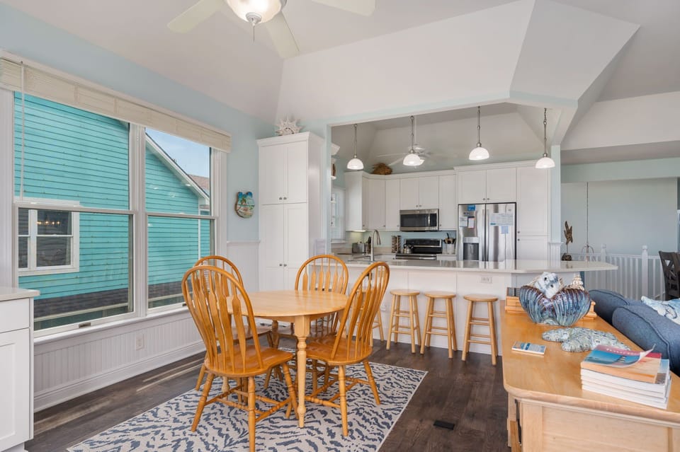 SP8B: Sea Pointe 8B | TL Breakfast Nook, Kitchen Area