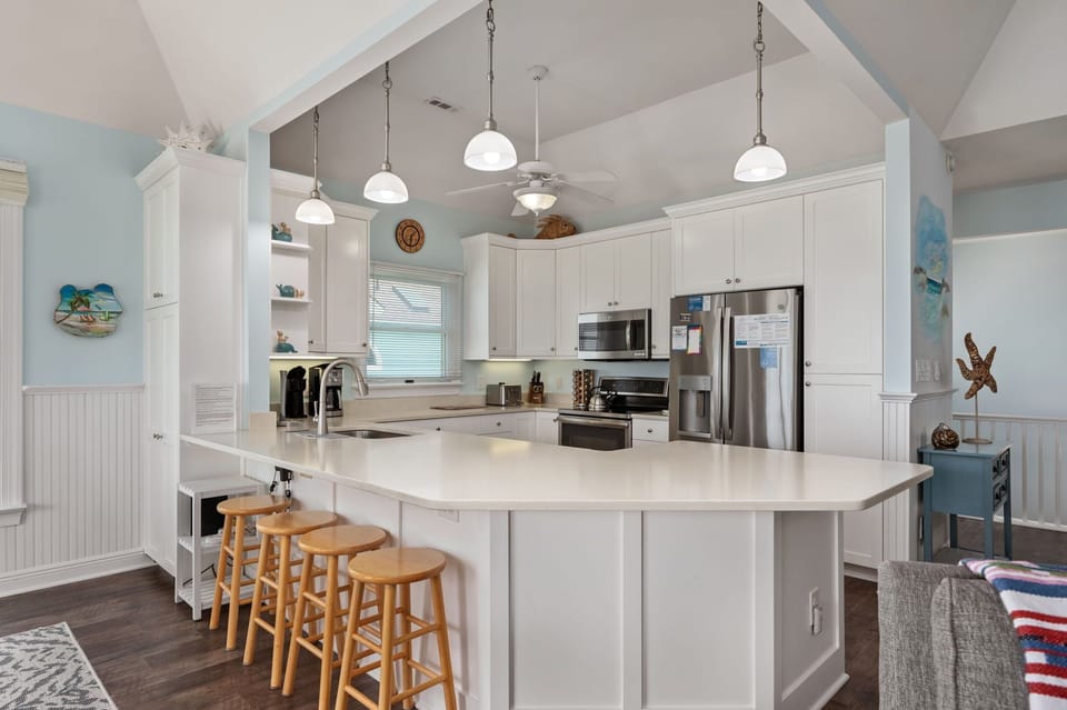 SP8B: Sea Pointe 8B | TL Kitchen Area