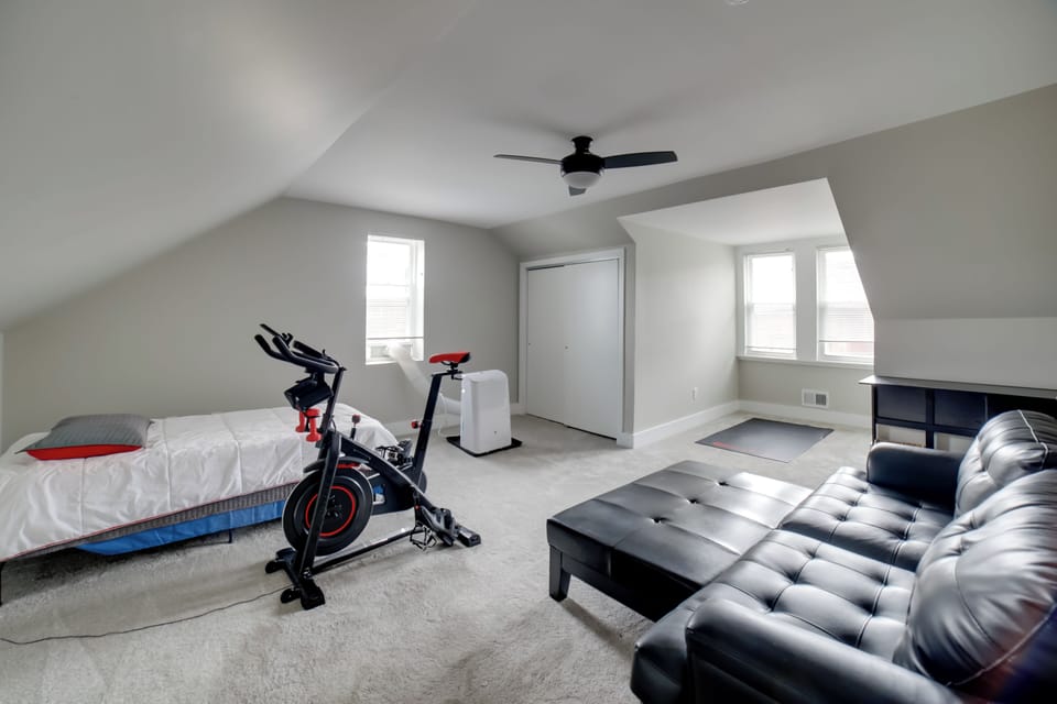 Attic | 3rd Floor | Twin Bed
