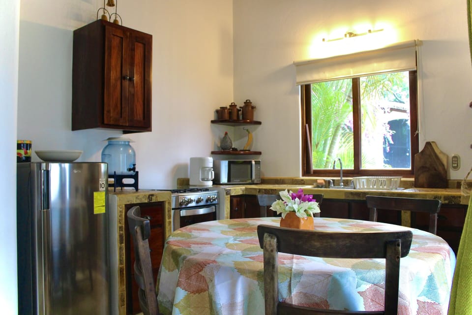 Casita Mango - fully equipped kitchen, new appliances, hot water