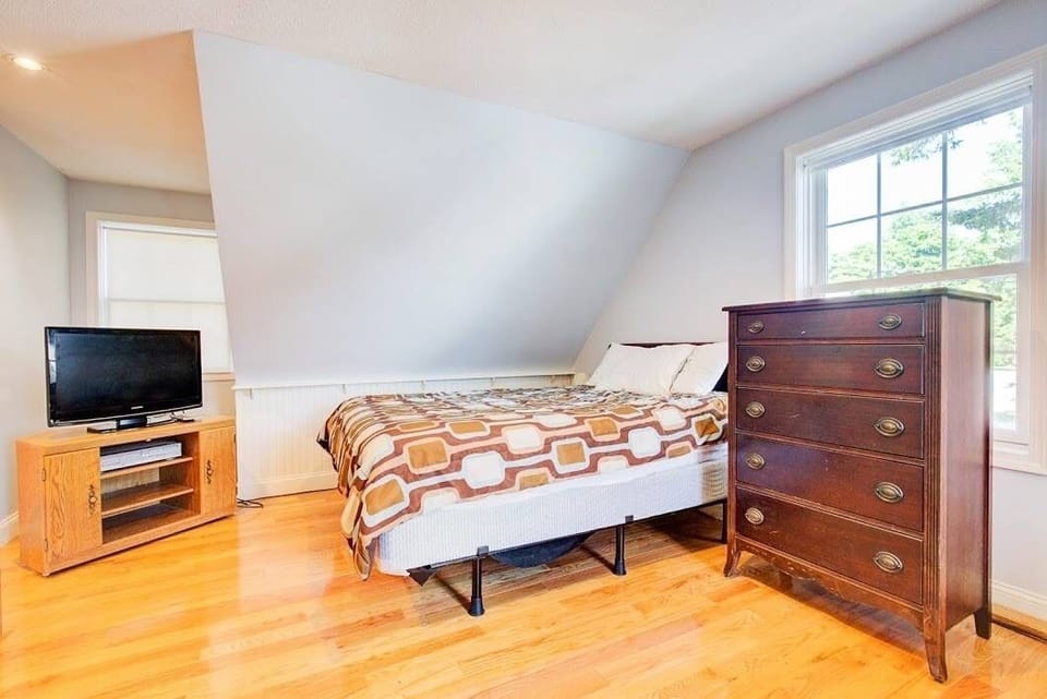 Upstairs queen beds