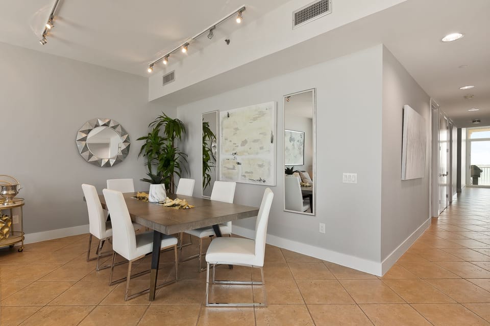 Dining table with seating for 6!