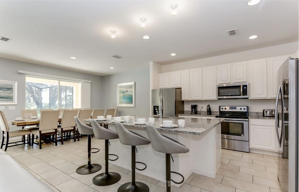 Chair, Furniture, Room, Indoors, Microwave