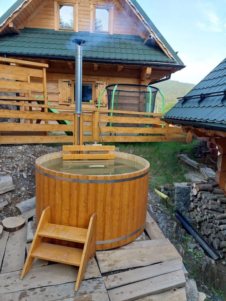 Outdoor spa tub