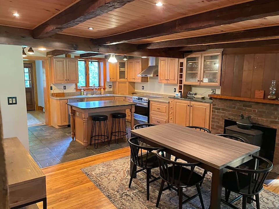 Dinning room & Kitchen. Original exposed beams.