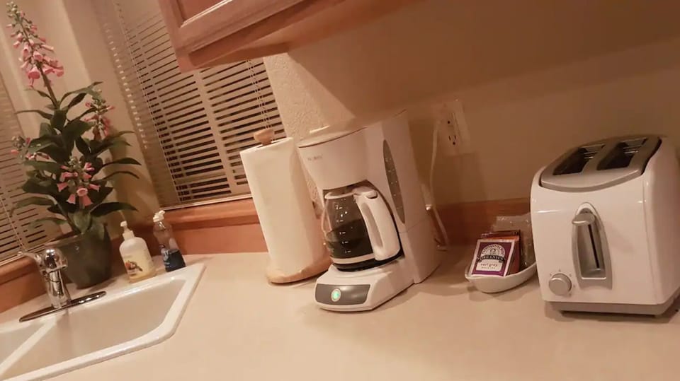 Everything needed and ready to go: tea, coffee, hot choc, cooking supplies