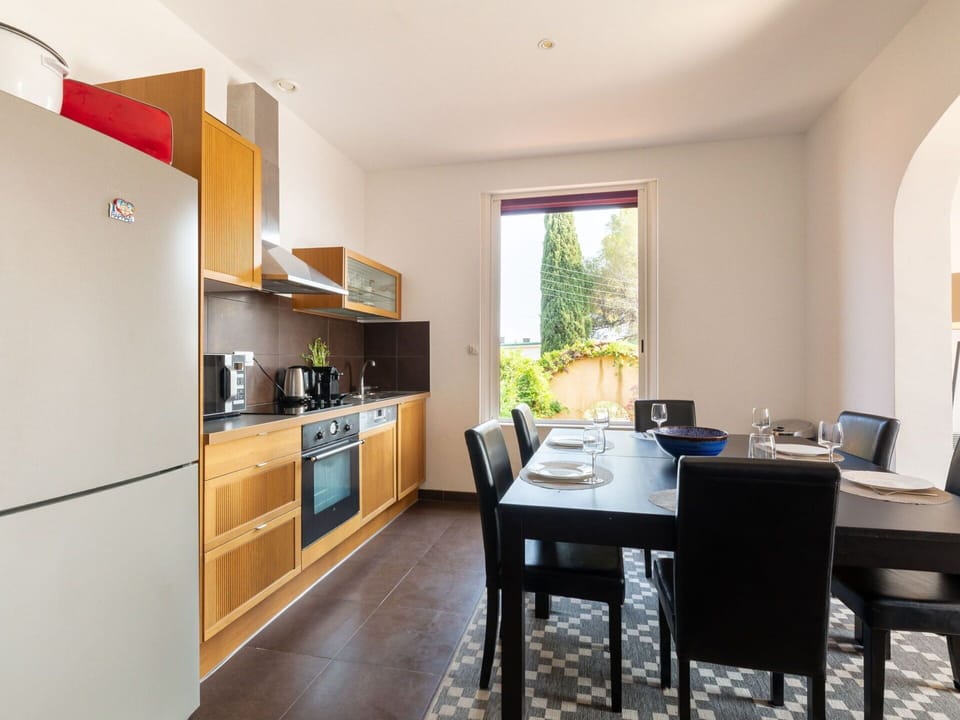 Cabinetry, Furniture, Countertop, Table, Wood, Kitchen Appliance, Chair, Architecture, Kitchen, Home Appliance