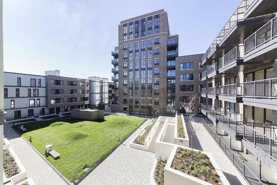 Spacious family sized stylish apartment- with large balcony Apartment in London Borough of Southwark