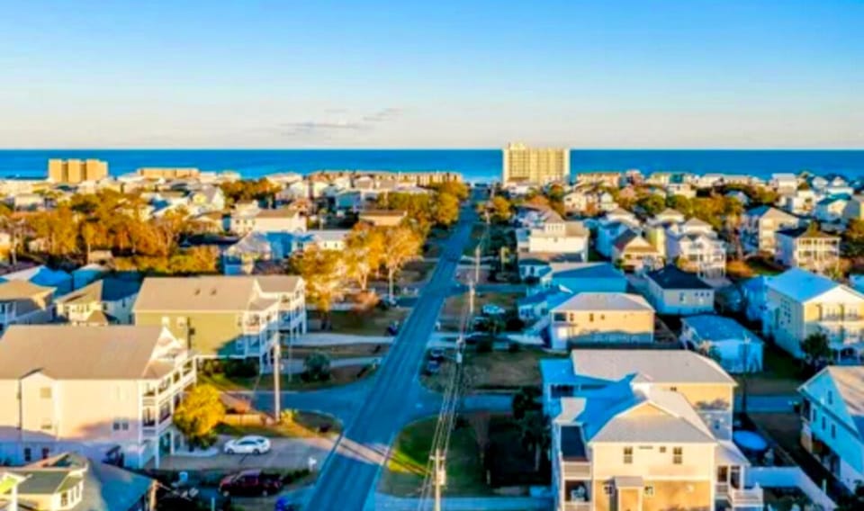Take in luscious ocean views from upper deck, accessible through BR 1 & 3. 