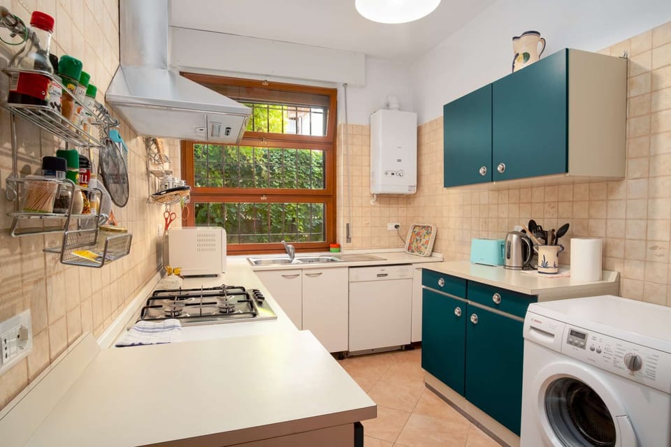 Fully equipped kitchen