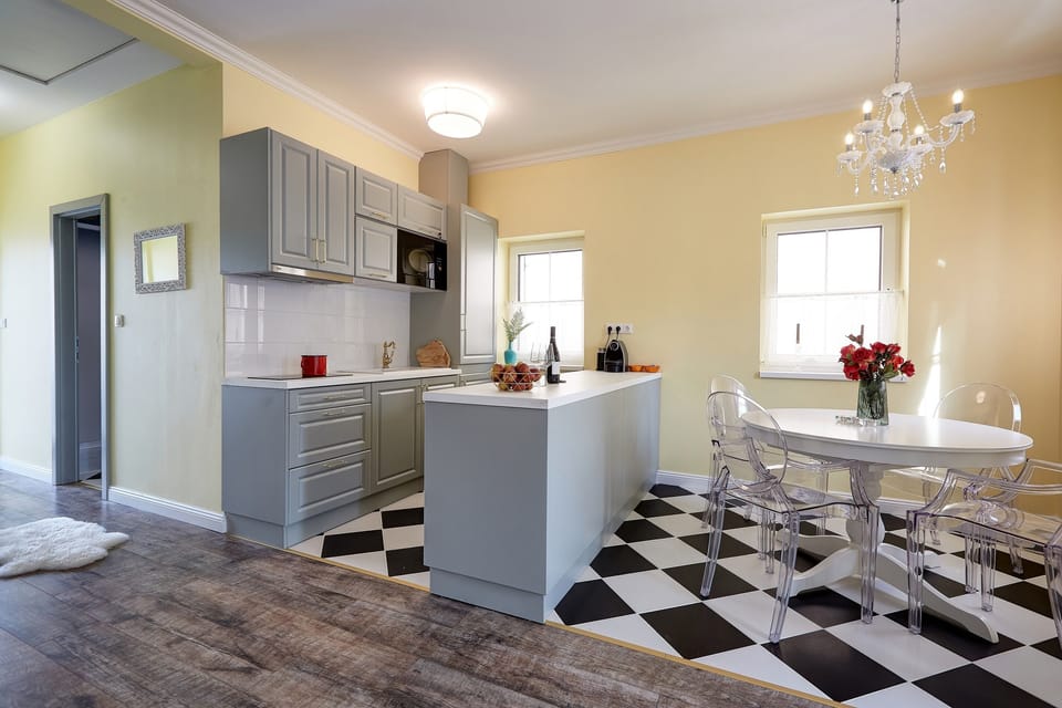The Doors Boutique Apartments Yellow Door