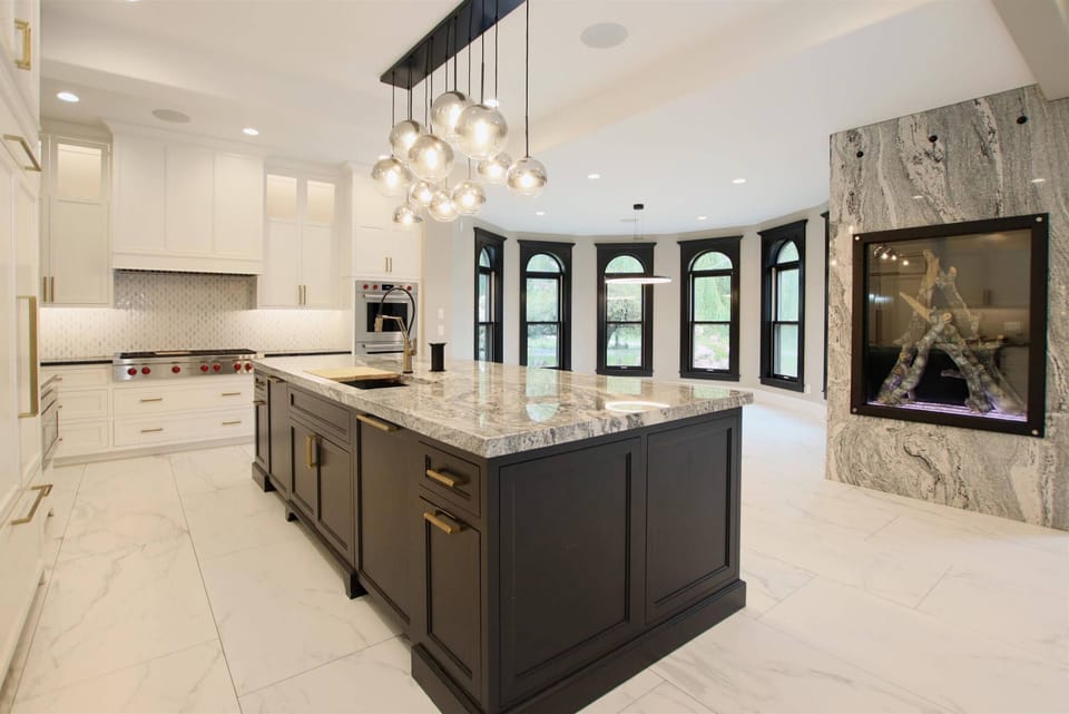 Commercial Grade Kitchen (SubZero Refrigerator, Two Ovens, Stove Top Grill)