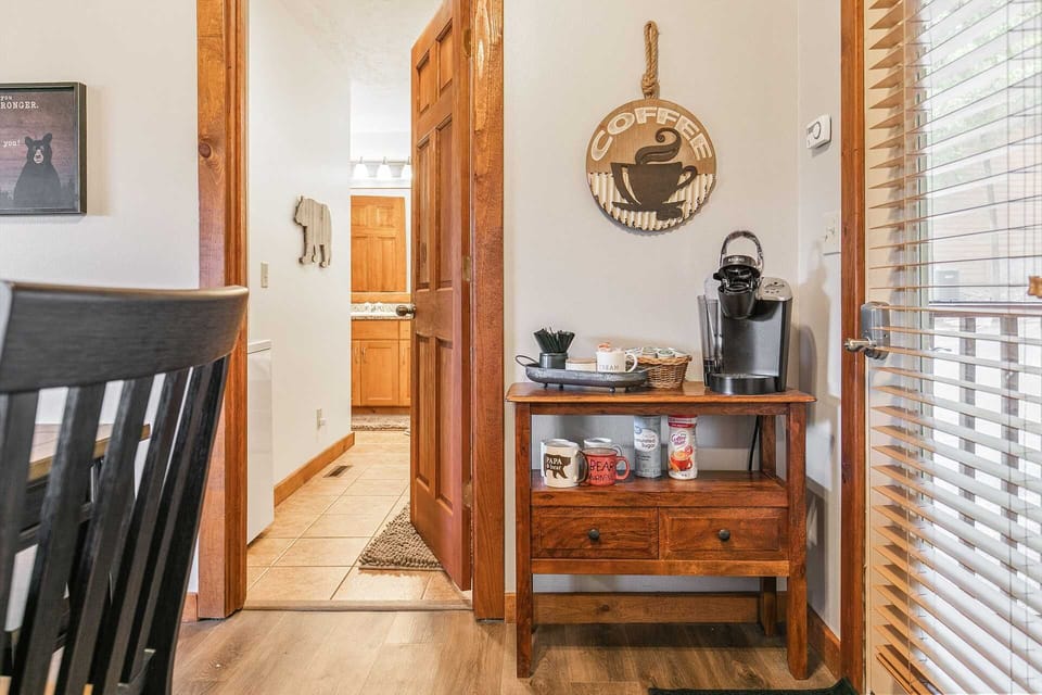 StoneBridge 2 BD - New Owner - Updated Decor and  Great Parking!  - Lodge #62 House in Table Rock Lake