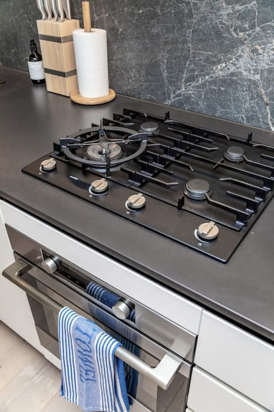 Treat this place as your home and cook your favorite meal at this stove so you don’t have to order any more.