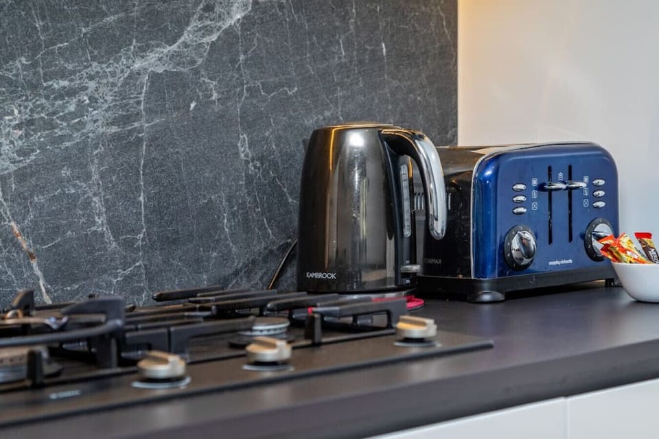 If you’re a morning person who loves breakfast, this is for you. We have a water boiler, toaster, and stove. 