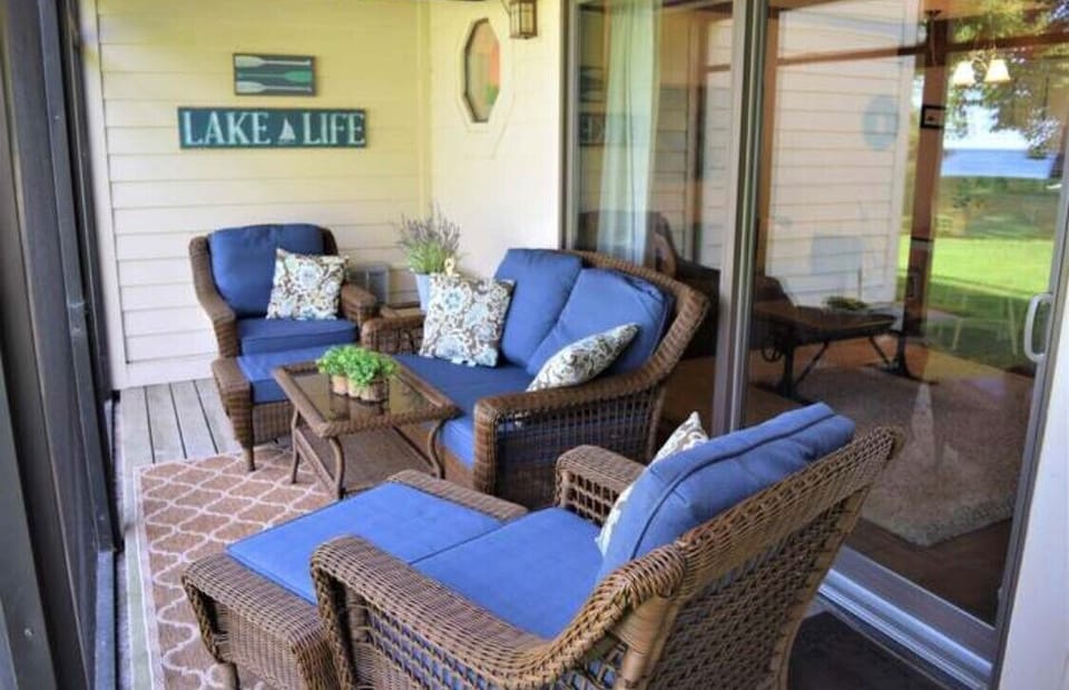 Comfy screened-in porch