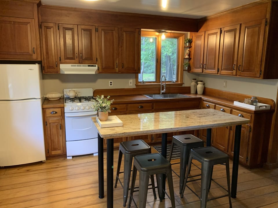 Cozy, modern farmhouse kitchen 