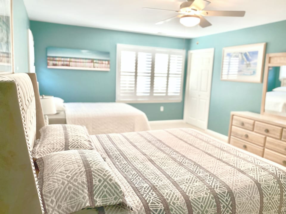 Guest bedroom on 2nd floor with private bathroom & shower.