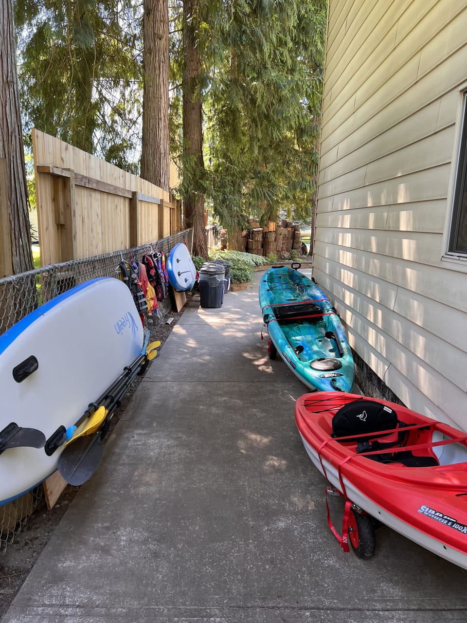 Complementary SUP's and Kayaks for use during your stay. (2 carts)