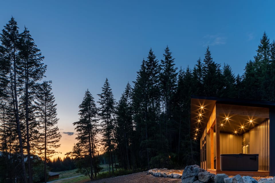 Private Hot tub and mountain view