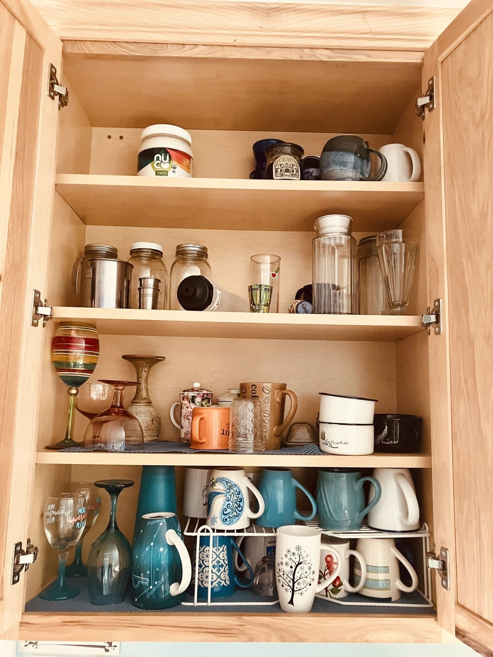 Mugs and cups