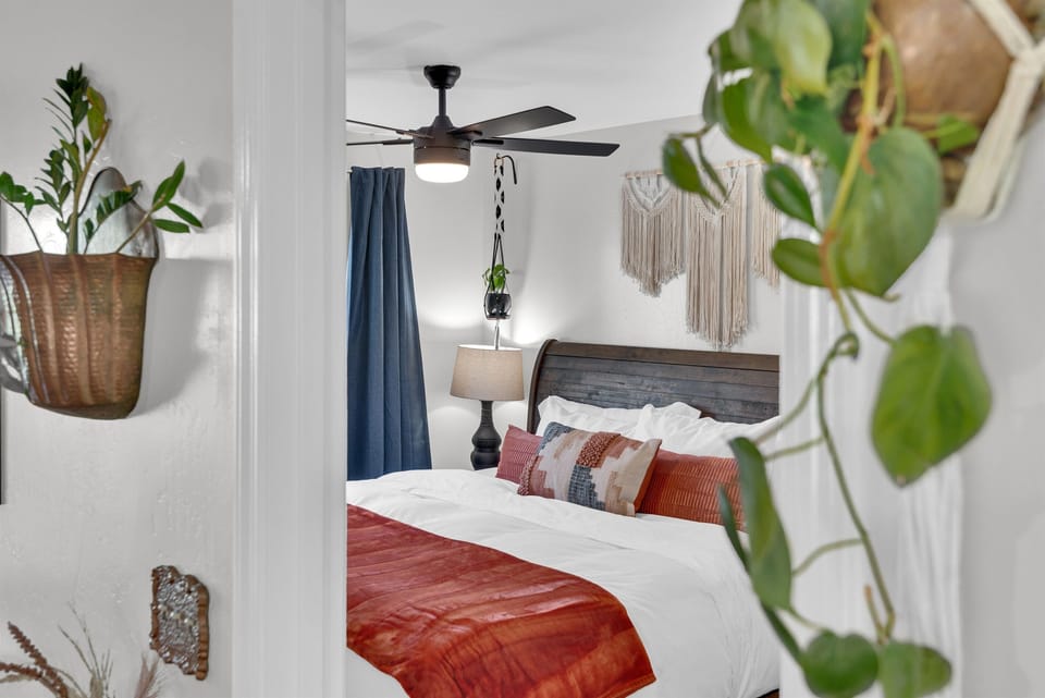 Both primary bedrooms have a king-sized bed and 100% cotton sheets. Real plants and copper & brass  vessels.