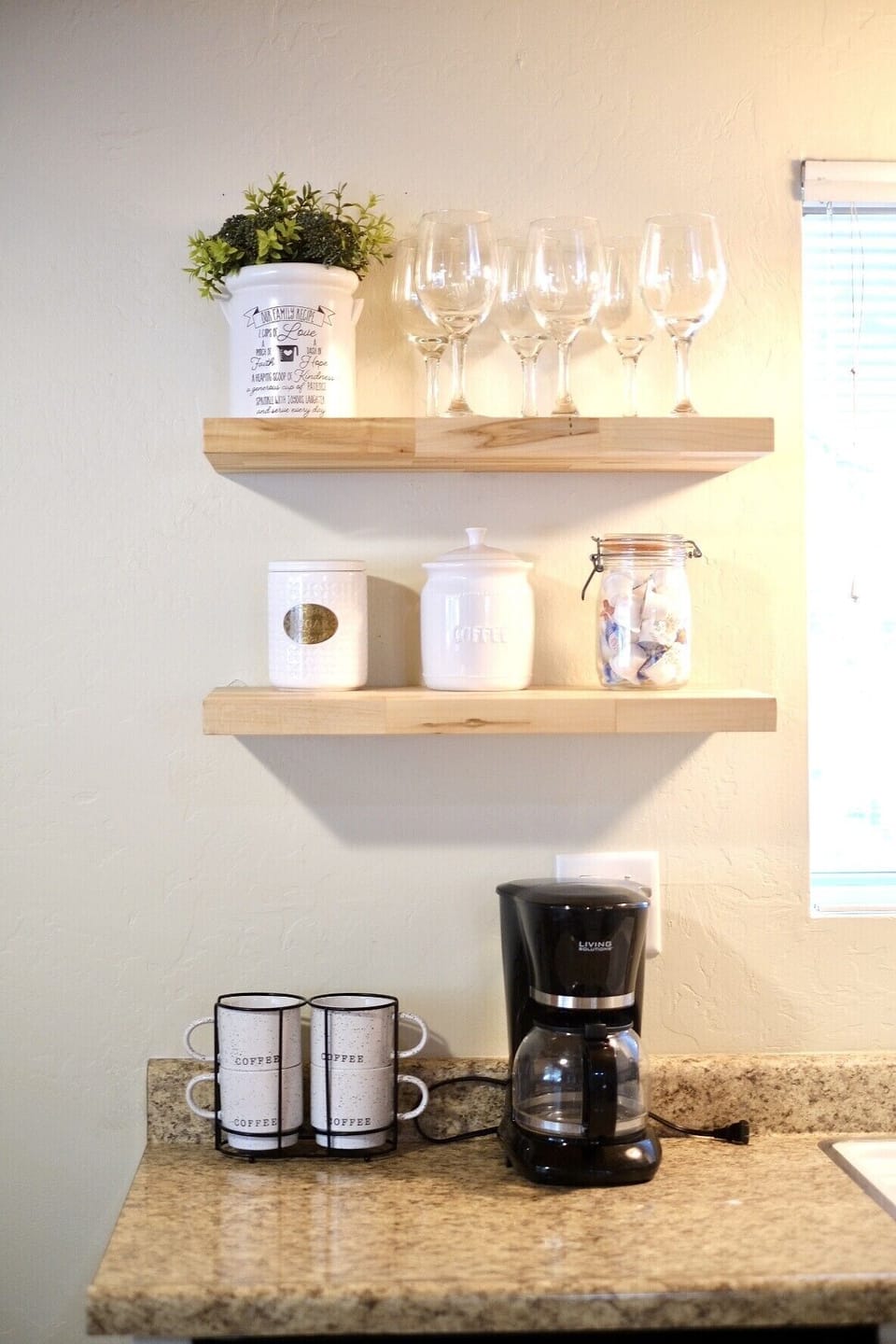 Coffee cornor