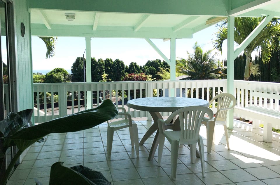 Enjoy breakfast on the large lanai