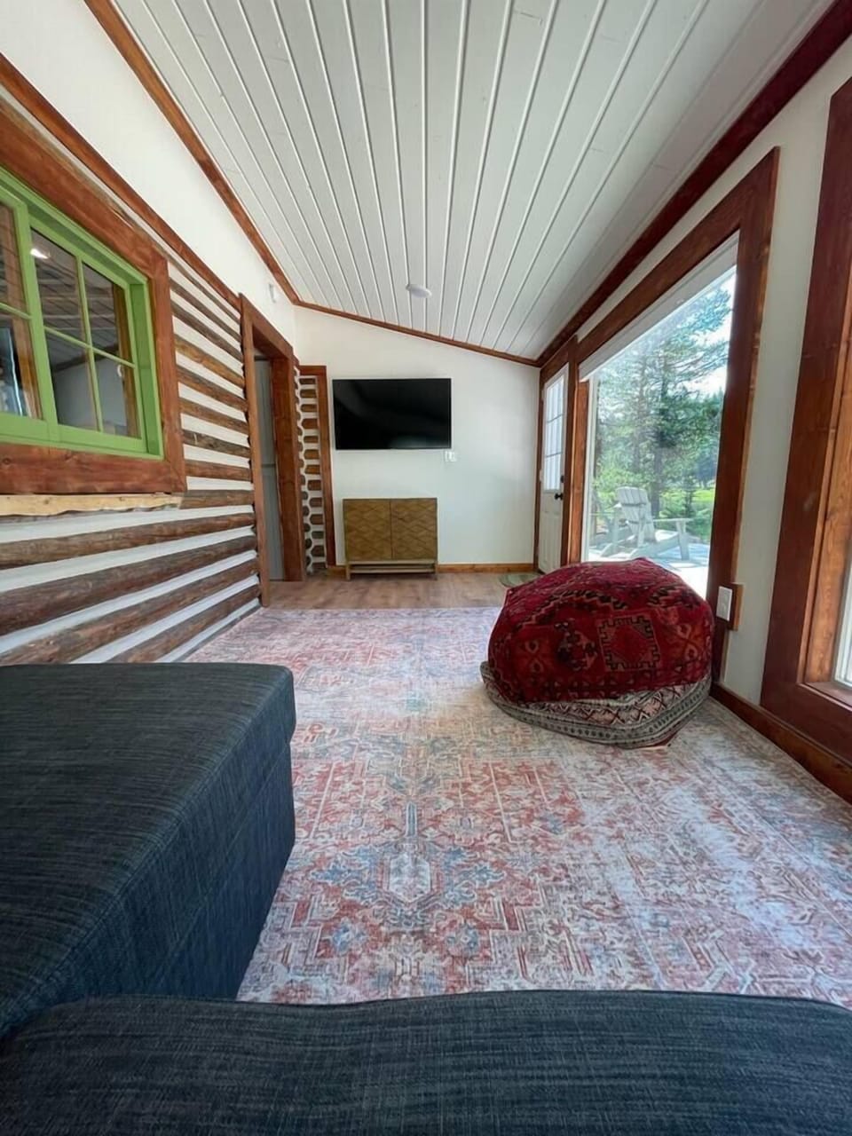 For additional seating, you can relax on the bean bags.